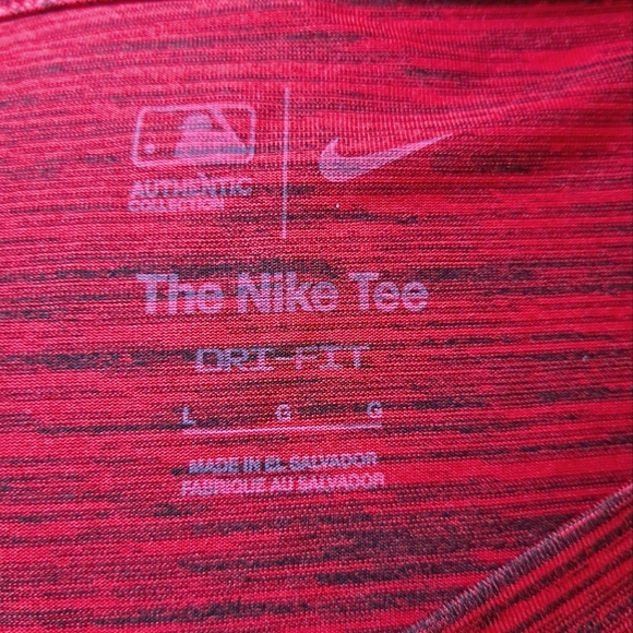 THE NIKE TEE CINCINNATI REDS WOMENS RED  T-SHIRT Size Large Dri Fit - Picture 8 of 11